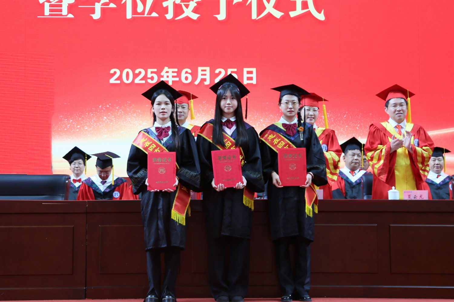 60A83 60A83